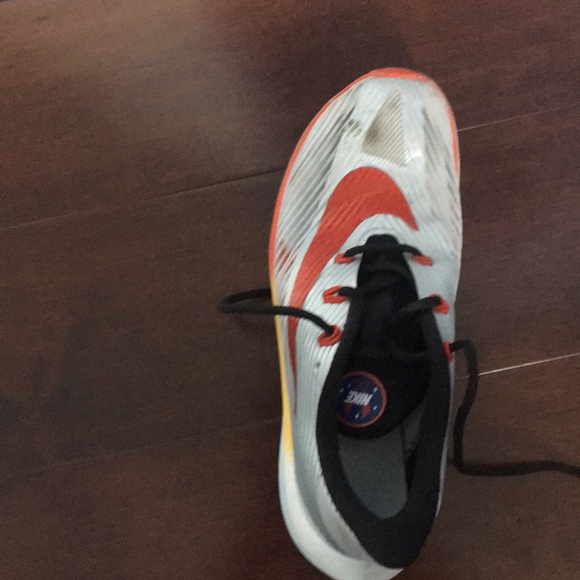 Nike shoes - Picture 5 of 5